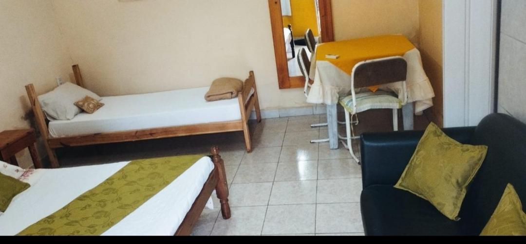 Hostel Damaris Puerto Iguazú Szoba fotó